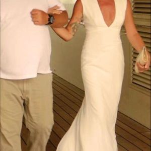 Size 4 replica dress. Lightweight, luxurious fabric.